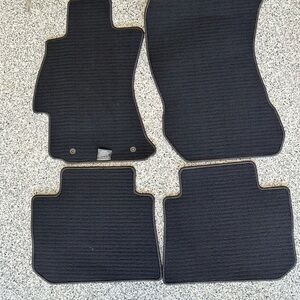 Subaru Crosstrek carpet floor mats/set of 4